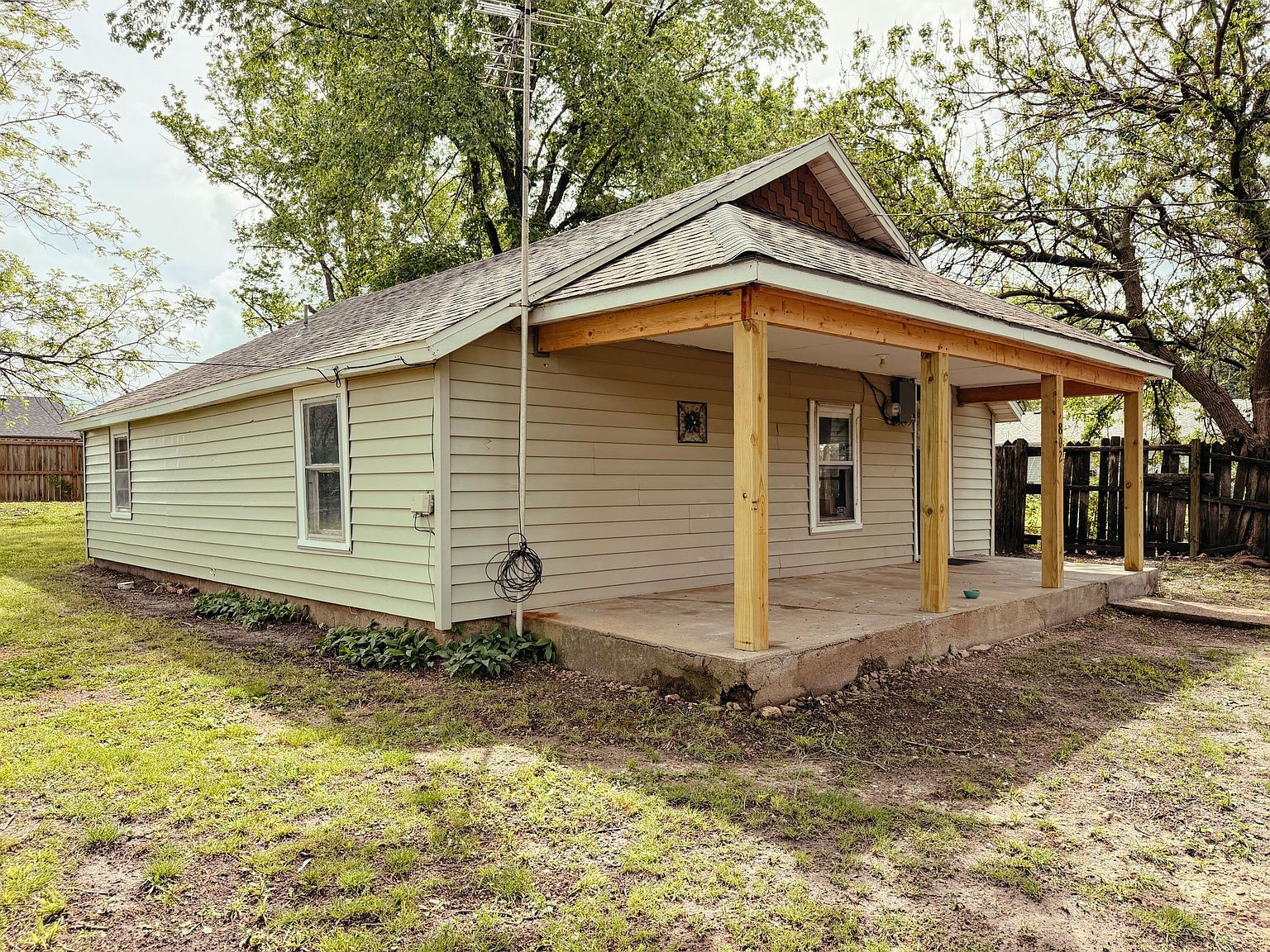 802 S Main Ave Bolivar, MO 65613 - Thumbnail 4
