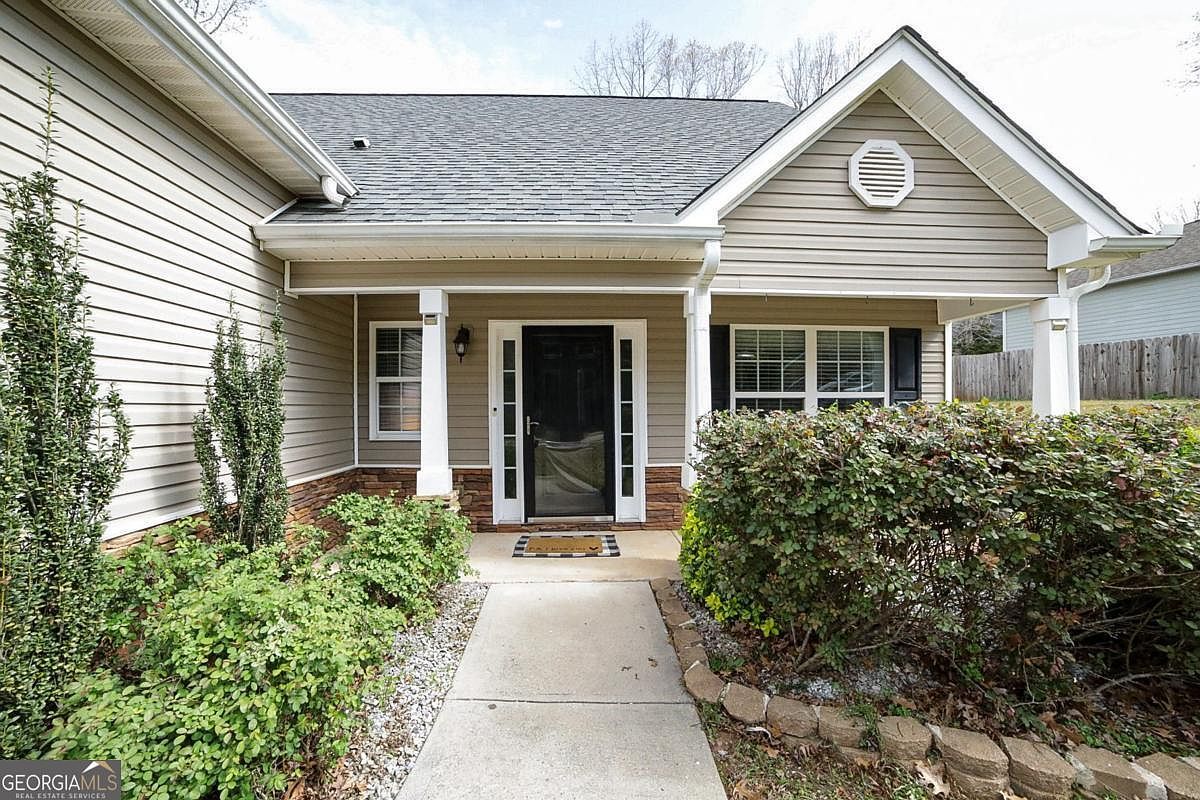 560 Windsong Lake Dr Commerce, GA 30529 - Thumbnail 4