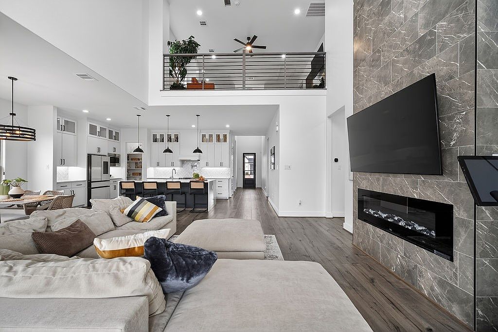 1322 Genoa Cir Garland, TX 75040 - Thumbnail 4