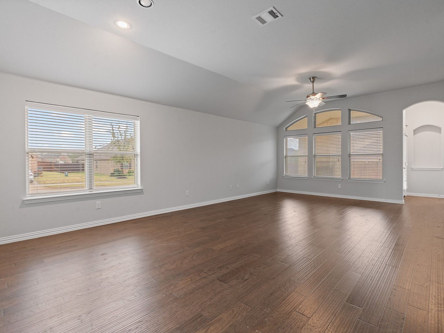 466 Rockaway Dr Midlothian, TX 76065 - Thumbnail 4