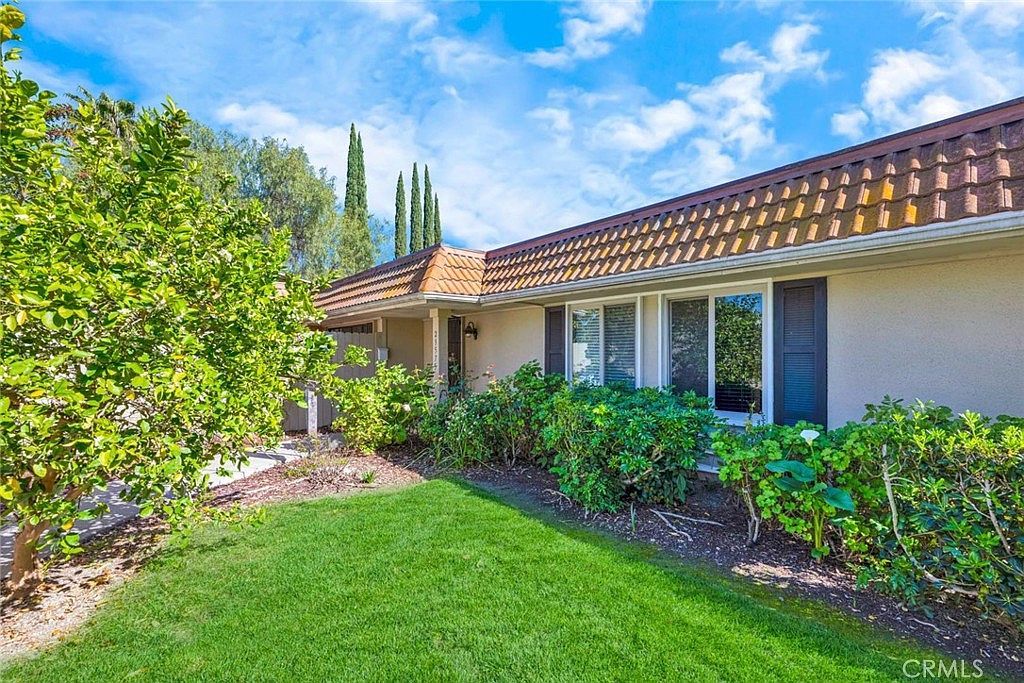 23575 Los Adornos Aliso Viejo, CA 92656 - Thumbnail 4