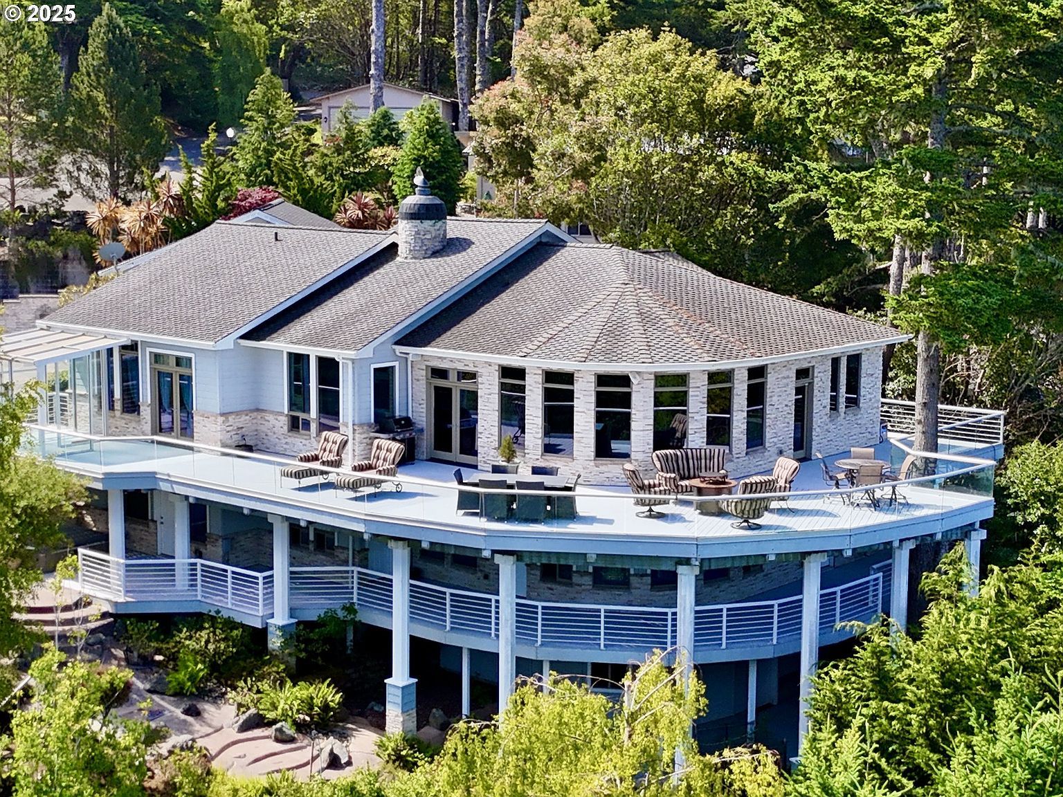 94414 Tom Cat Hill Rd Gold Beach, OR 97444 - Thumbnail 4