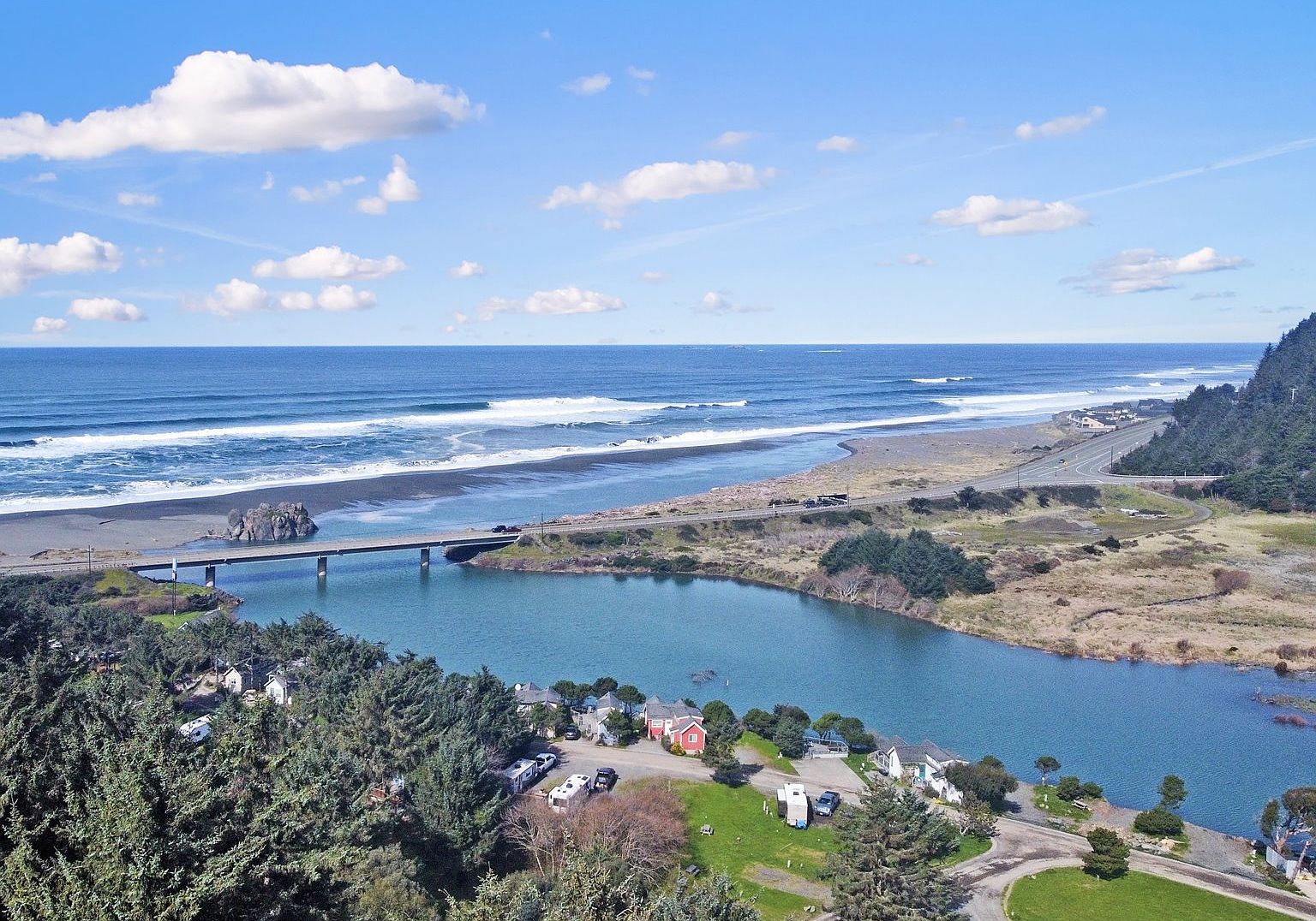 28693 Nautical Way Gold Beach, OR 97444 - Thumbnail 4