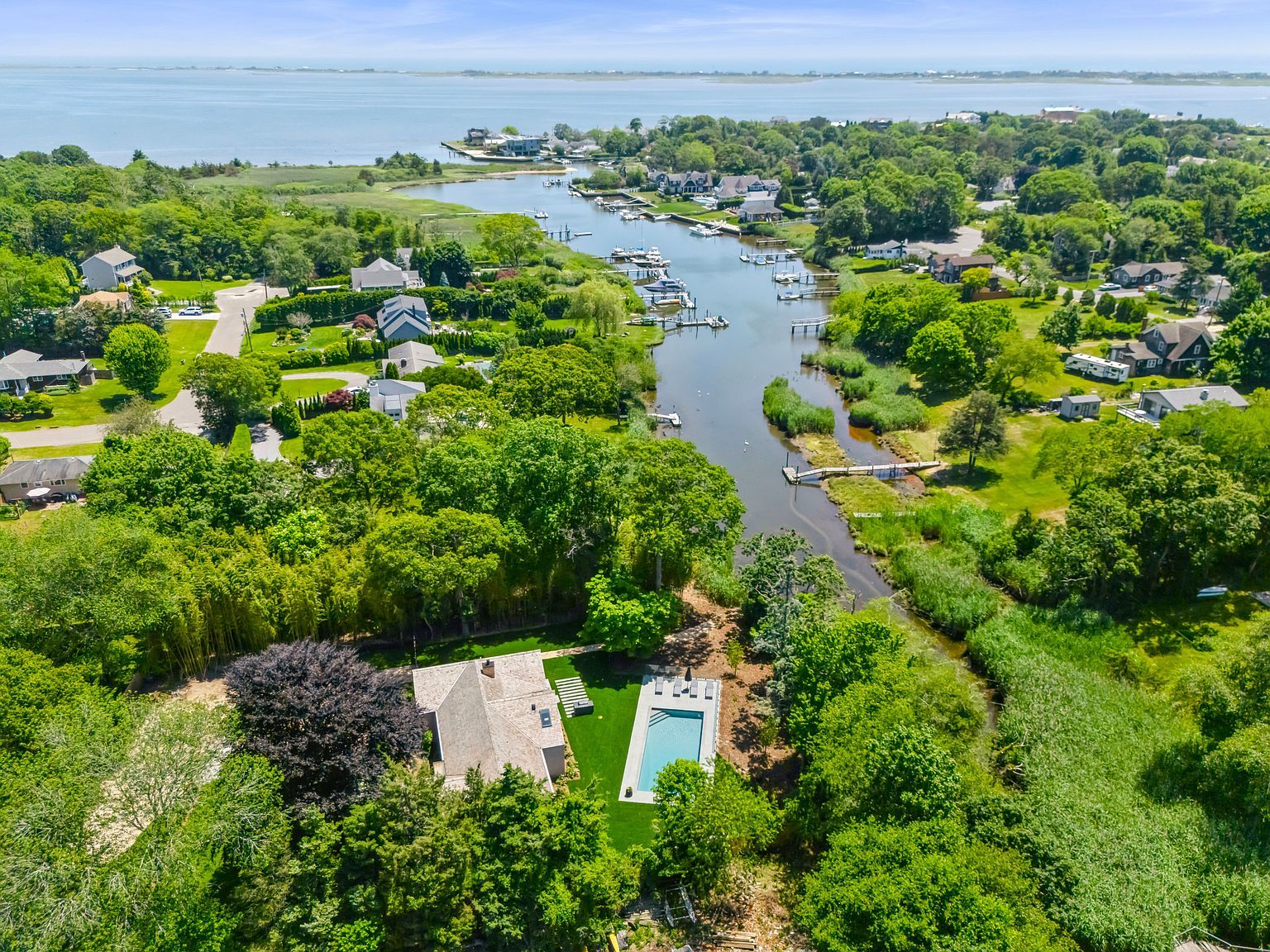 16 Walker Ct East Quogue, NY 11942 - Thumbnail 4