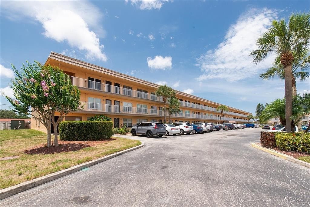 6400 46th Ave N APT 203 Kenneth City, FL 33709 - Thumbnail 4