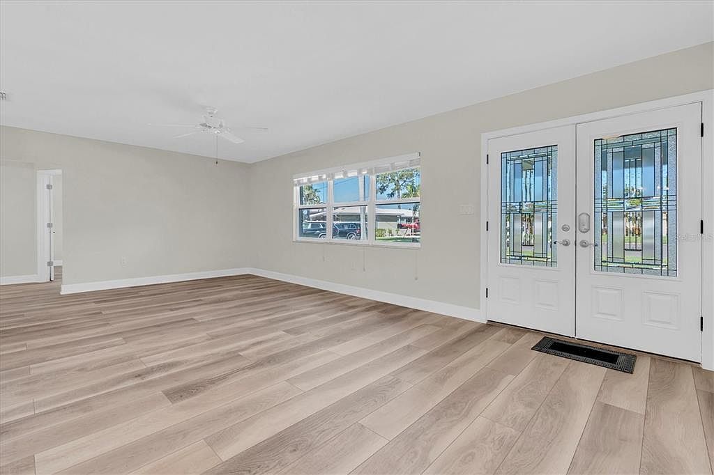 4812 Venetian Pl NE Saint Petersburg, FL 33703 - Thumbnail 4