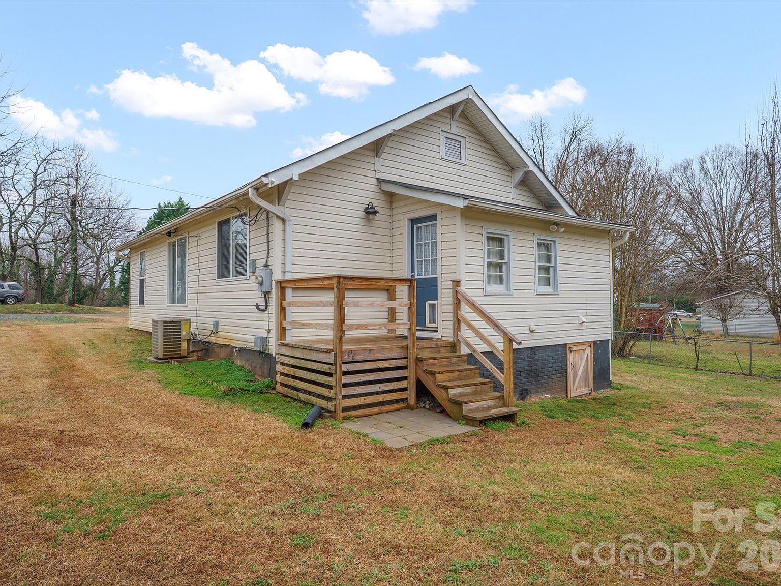 1208 N Davis Ave Newton, NC 28658 - Thumbnail 4