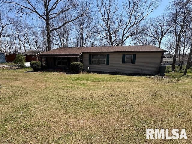 15871 N Lake Rd Girard, IL 62640 - Thumbnail 4