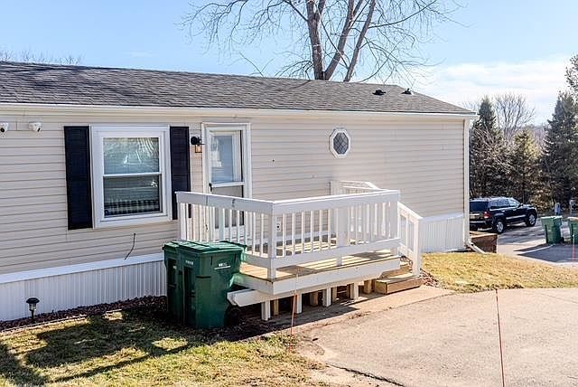 738 Charles Ln Stoughton, WI 53589 - Thumbnail 4