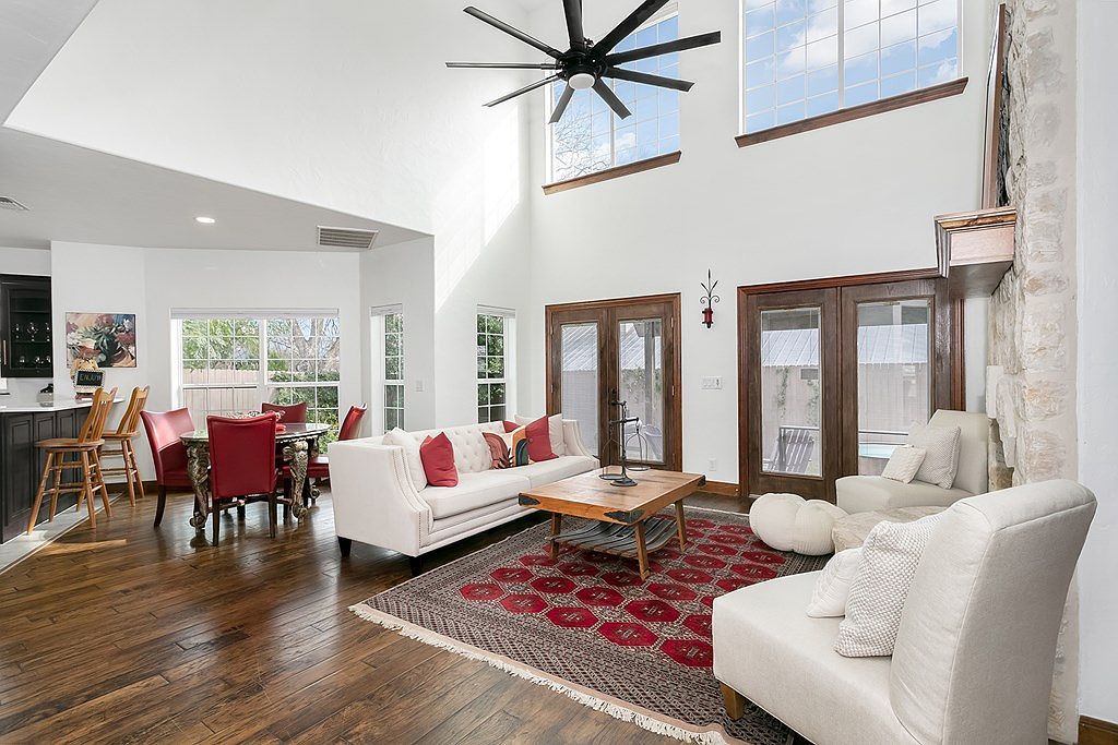 201 N Cherry St Fredericksburg, TX 78624 - Thumbnail 4