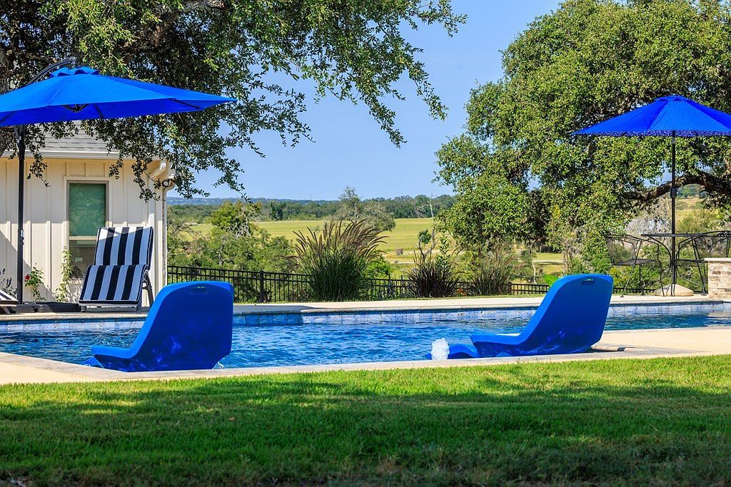 201 Mystic Oaks Trl Fredericksburg, TX 78624 - Thumbnail 4