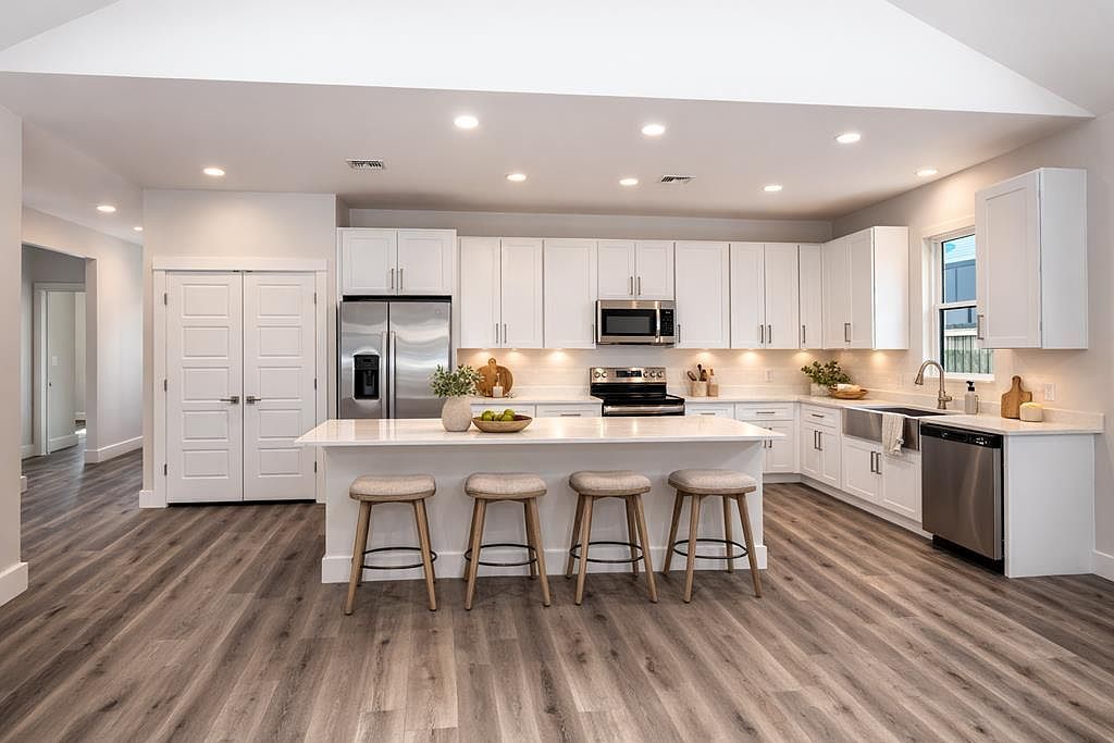 708 Wedgewood Ln Fredericksburg, TX 78624 - Thumbnail 4