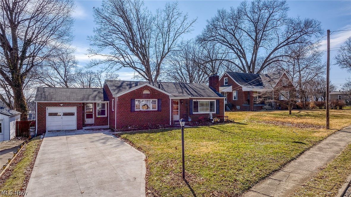 1410 Colonial Blvd NE Canton, OH 44714 - Thumbnail 4