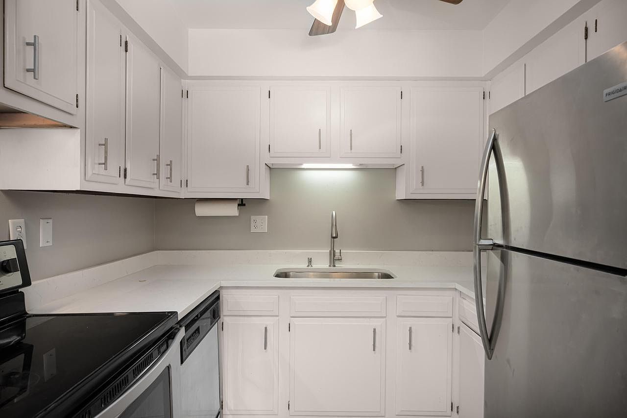 3408 S Taylor Ave APT 4 Milwaukee, WI 53207 - Thumbnail 4