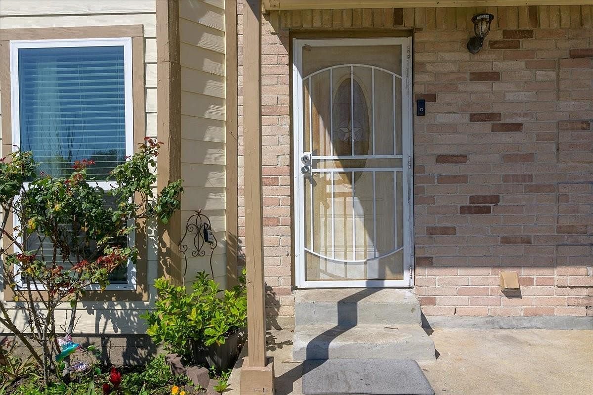 12926 Grovemill Dr Houston, TX 77045 - Thumbnail 4