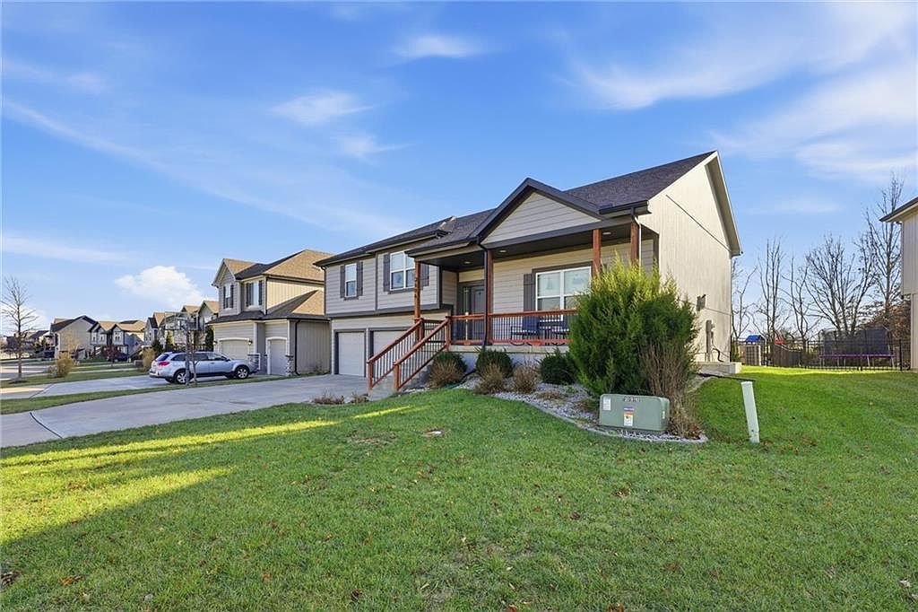 606 SE Colonial Dr Blue Springs, MO 64014 - Thumbnail 4