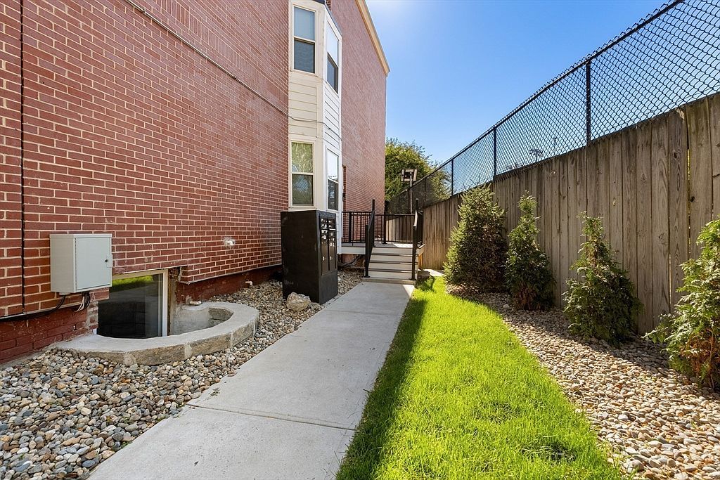 81 Chelsea St Everett, MA 02149 - Thumbnail 4