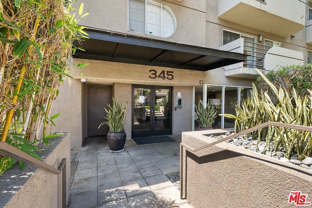 345 S Alexandria Ave APT 304 Los Angeles, CA 90020 - Thumbnail 4
