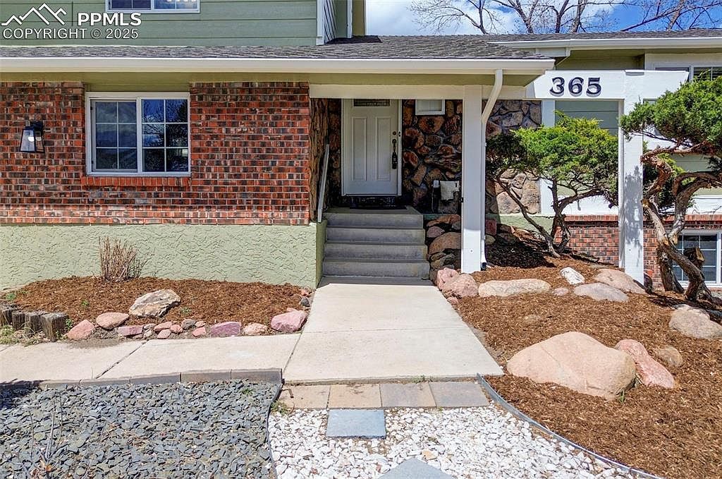 365 Waco Ct Colorado Springs, CO 80919 - Thumbnail 4