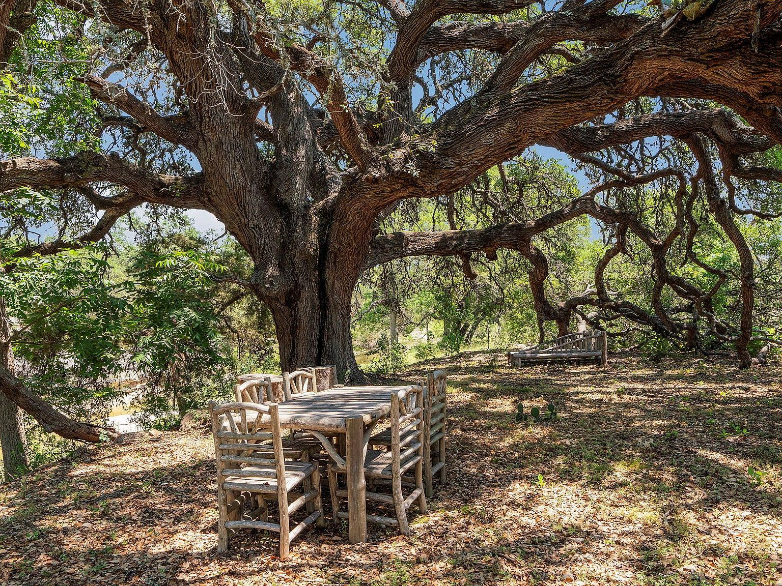 4073 Bell Springs Rd Dripping Springs, TX 78620 - Thumbnail 4