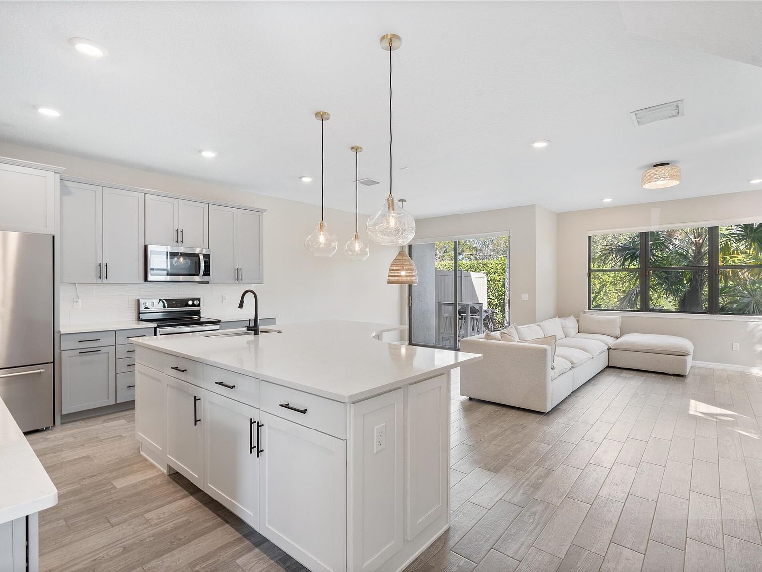 2147 Appleton Cir N Oakland Park, FL 33309 - Thumbnail 4