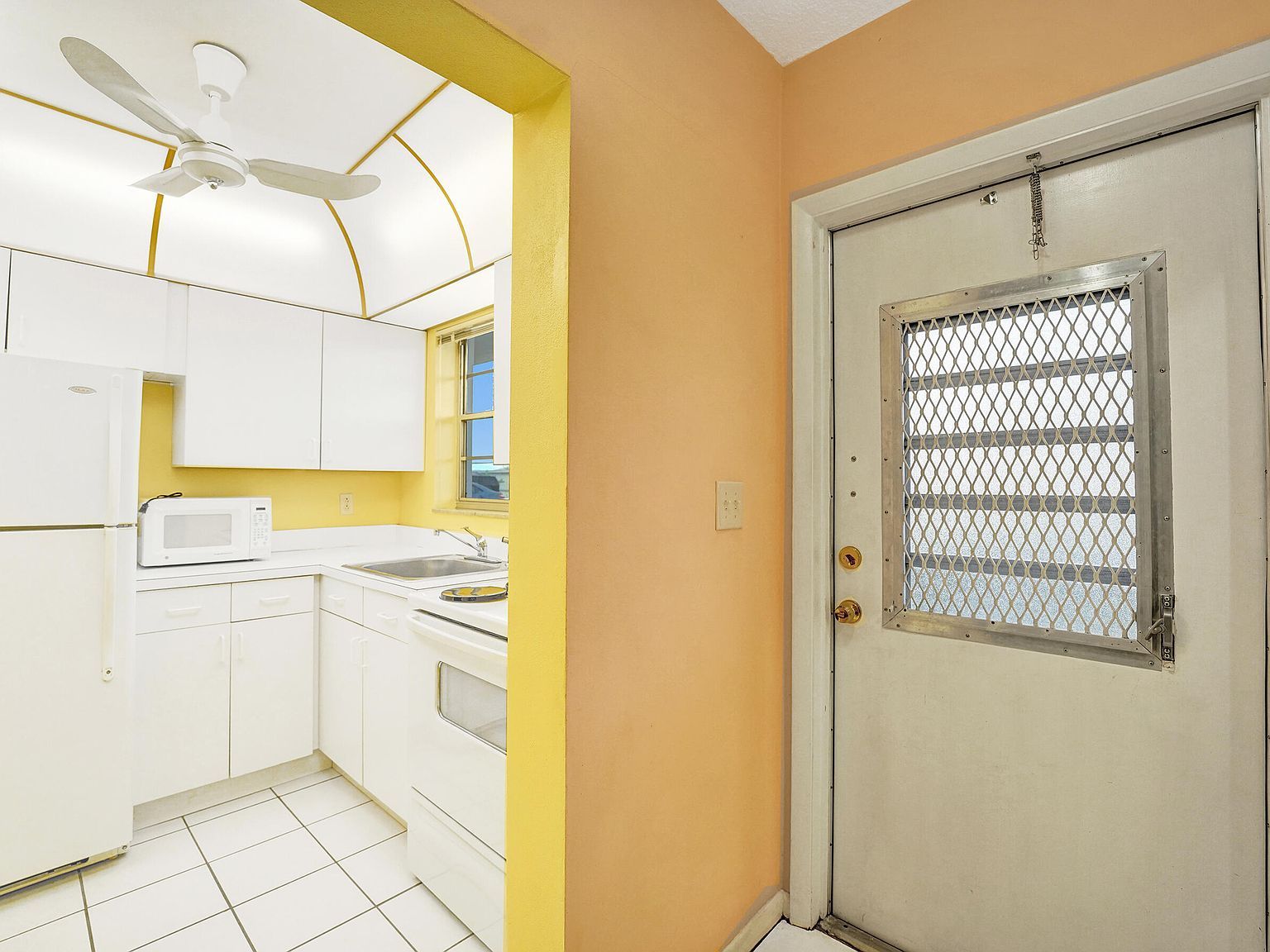 2551 W Golf Blvd APT 108 Pompano Beach, FL 33064 - Thumbnail 4