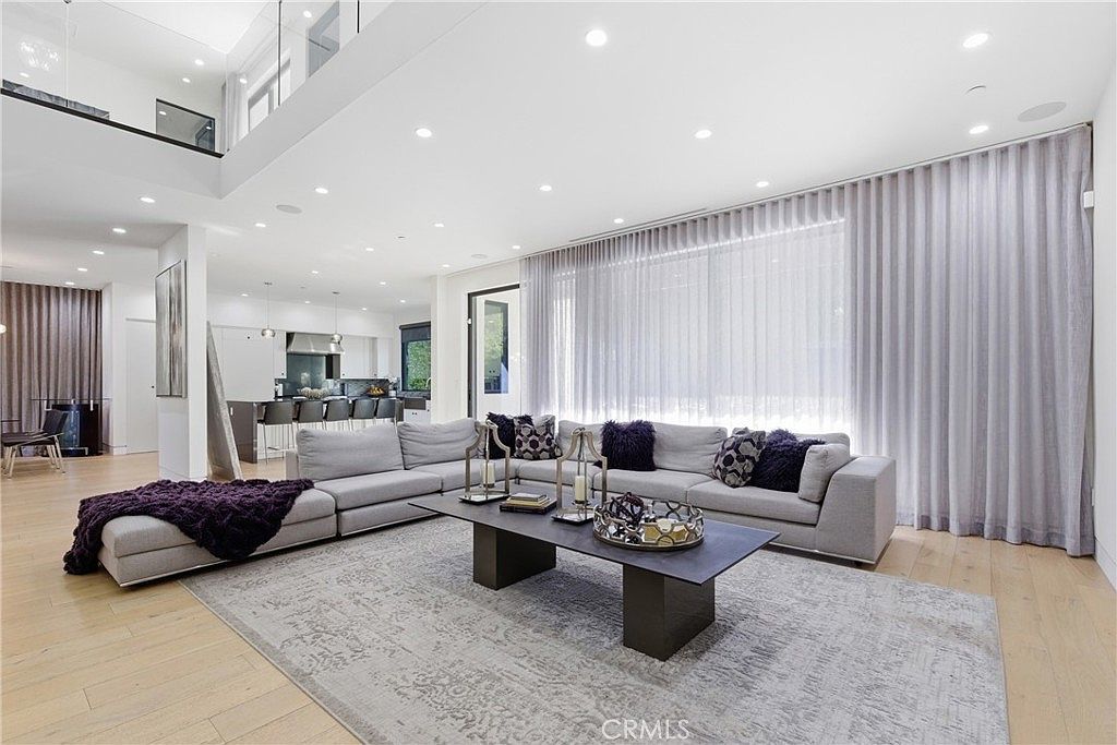 4545 Stern Ave Sherman Oaks, CA 91423 - Thumbnail 4