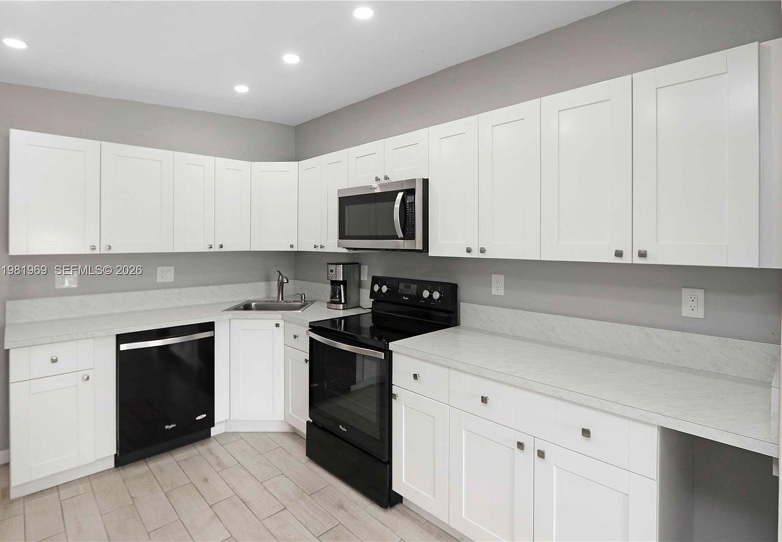 11721 SW 112th Ter Miami, FL 33186 - Thumbnail 4