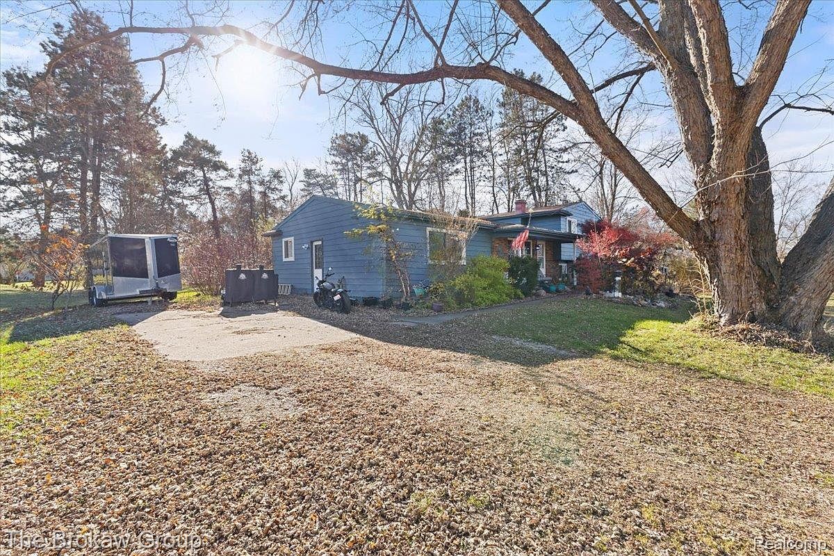 10490 Green Rd Goodrich, MI 48438 - Thumbnail 4