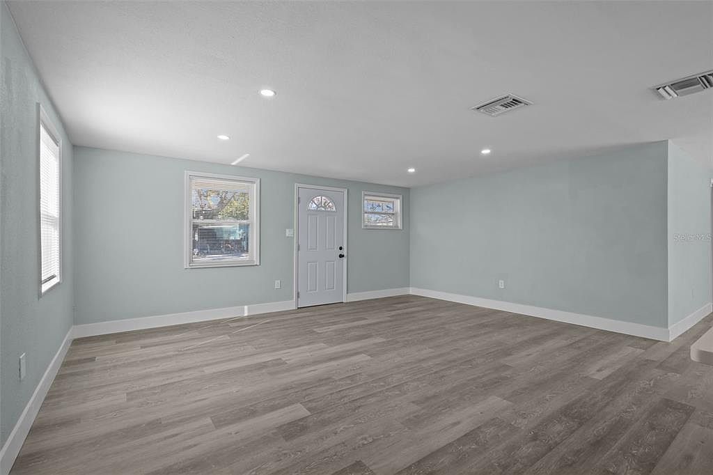 1682 Wilmar Ave Tarpon Springs, FL 34689 - Thumbnail 4