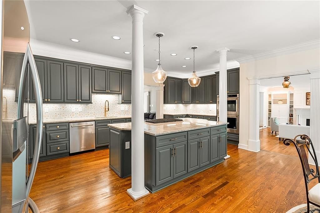 345 W Berwicke Cmn NE Atlanta, GA 30342 - Thumbnail 4