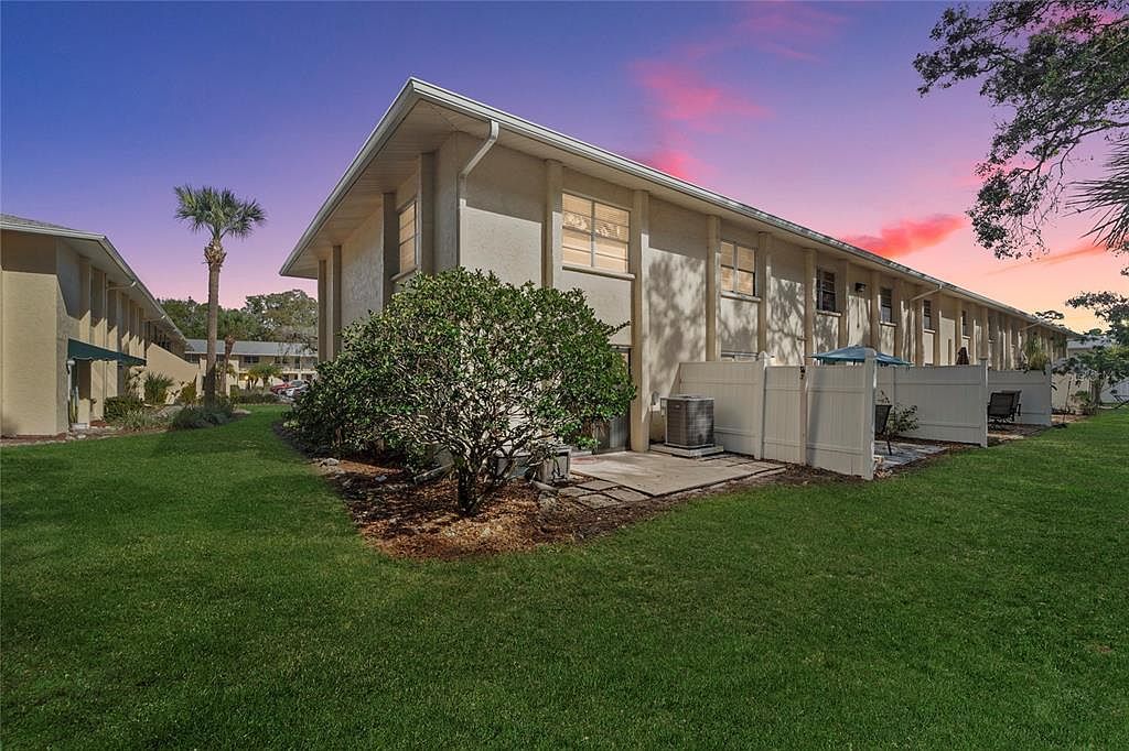 4805 Rilma Ave APT 108 Sarasota, FL 34234 - Thumbnail 4