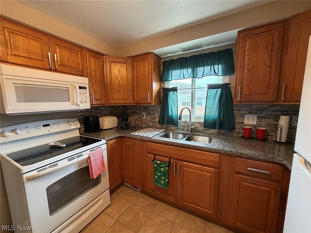 6482 State Rd APT E16 Parma, OH 44134 - Thumbnail 4