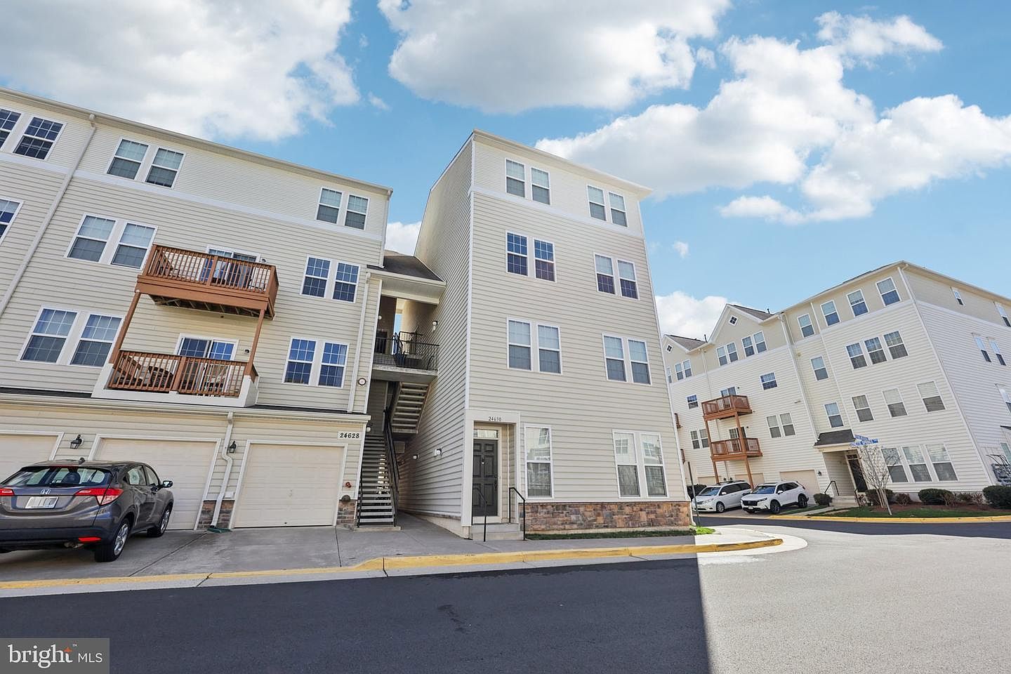24628 Byrne Meadow Sq Unit 303 Aldie, VA 20105 - Thumbnail 4
