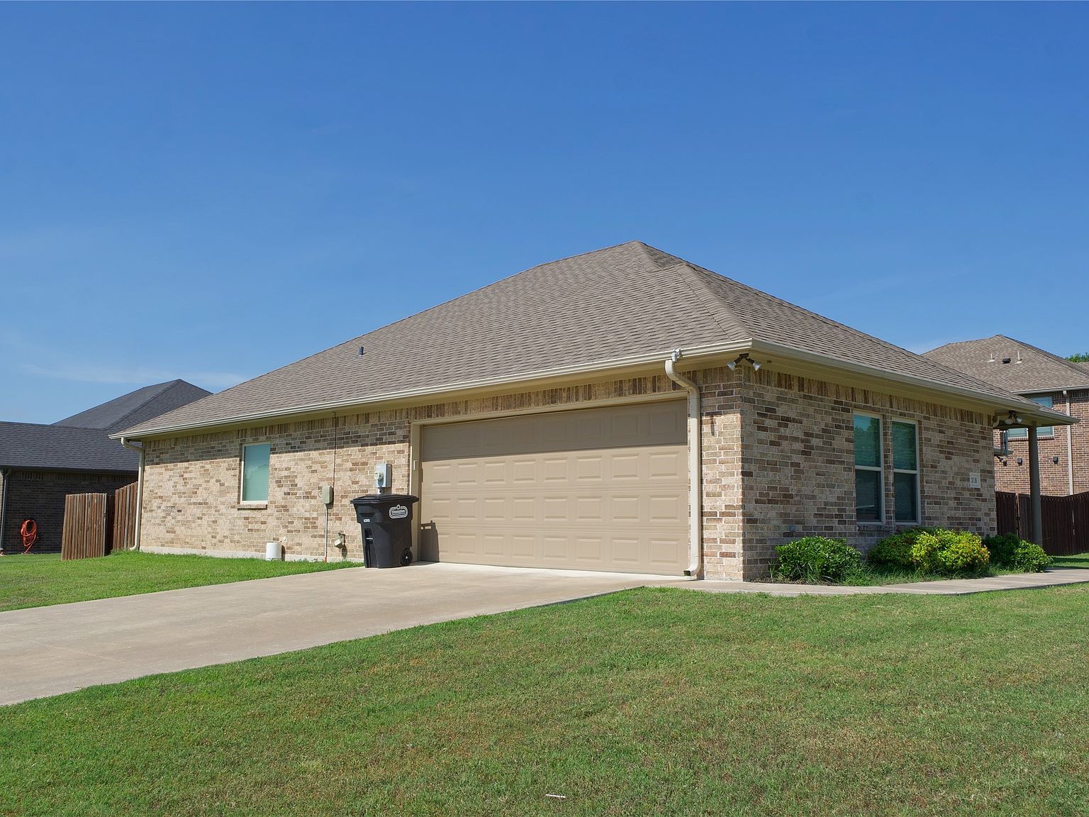 318 W 4th St Lindsay, TX 76250 - Thumbnail 4