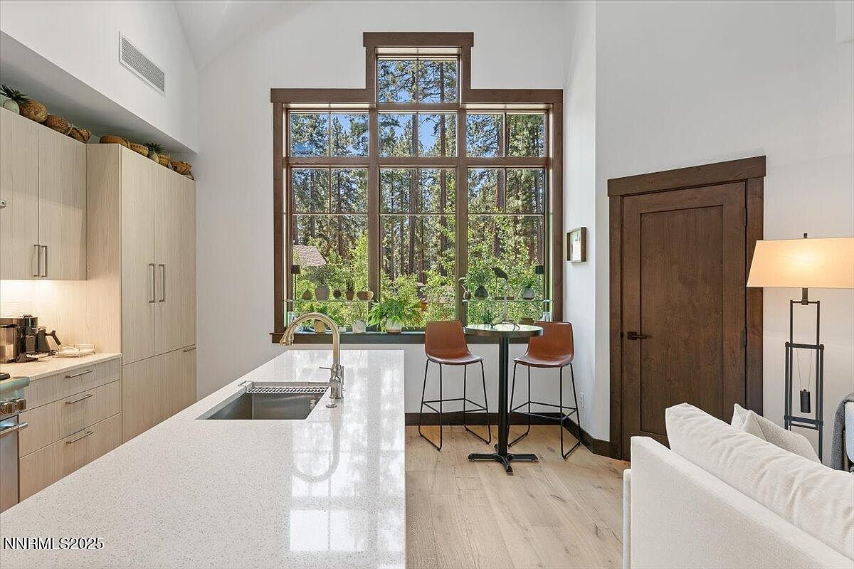 33 Beach Club Dr #506 Stateline, NV 89449 - Thumbnail 4