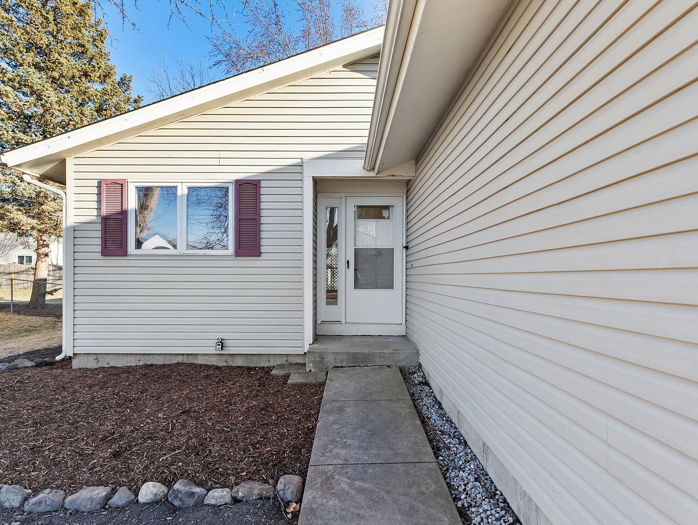 215 Apple Hill Ln Streamwood, IL 60107 - Thumbnail 4