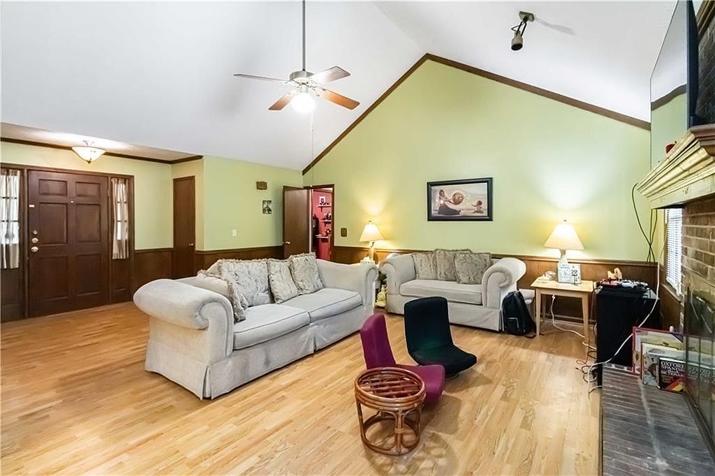 5272 Cumberland Way Stone Mountain, GA 30087 - Thumbnail 4