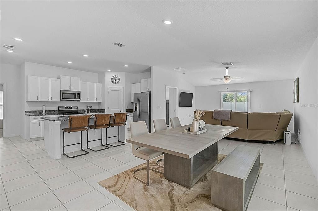 5472 Blue Azure Dr Wimauma, FL 33598 - Thumbnail 4