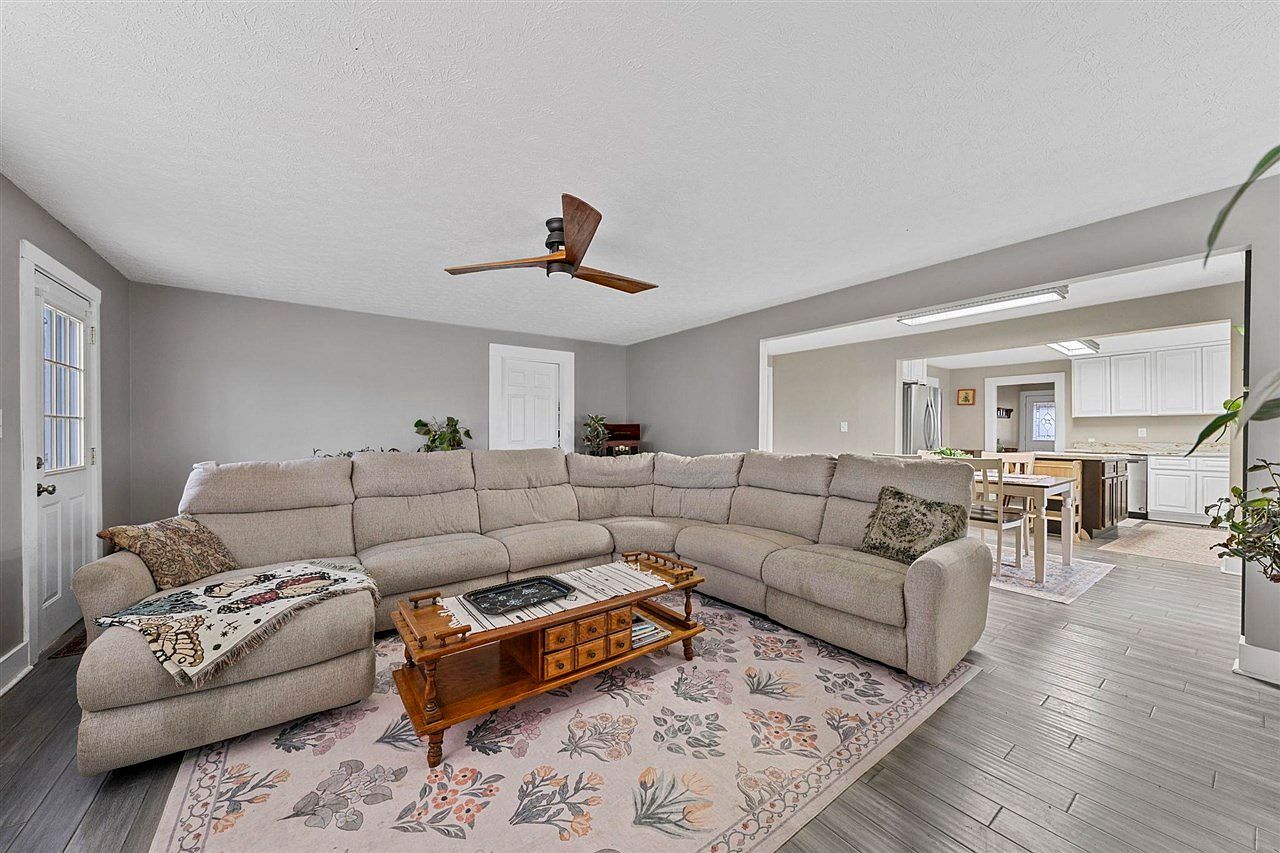 267 Morgantown Rd Brownsville, KY 42210 - Thumbnail 4