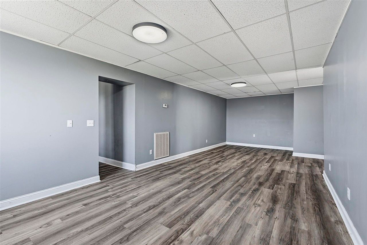 1215 & 1215A N Dixie Hwy Cave City, KY 42127 - Thumbnail 4