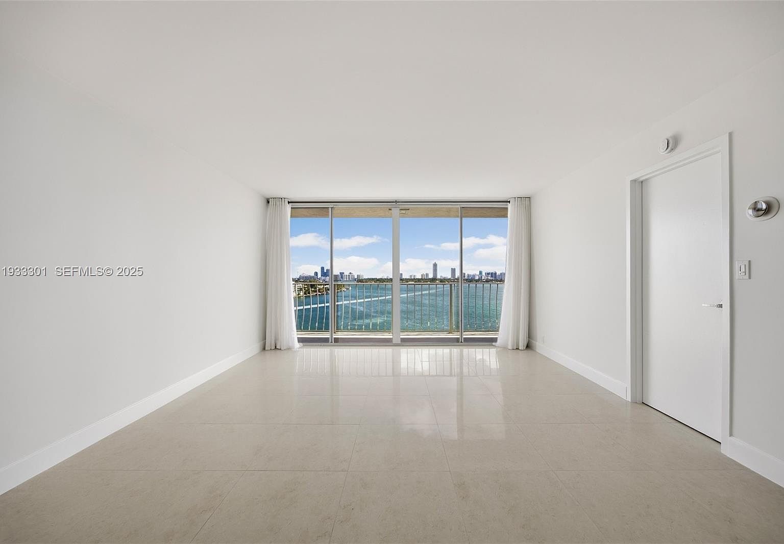 7601 E Treasure Dr APT 1119 North Bay Village, FL 33141 - Thumbnail 4