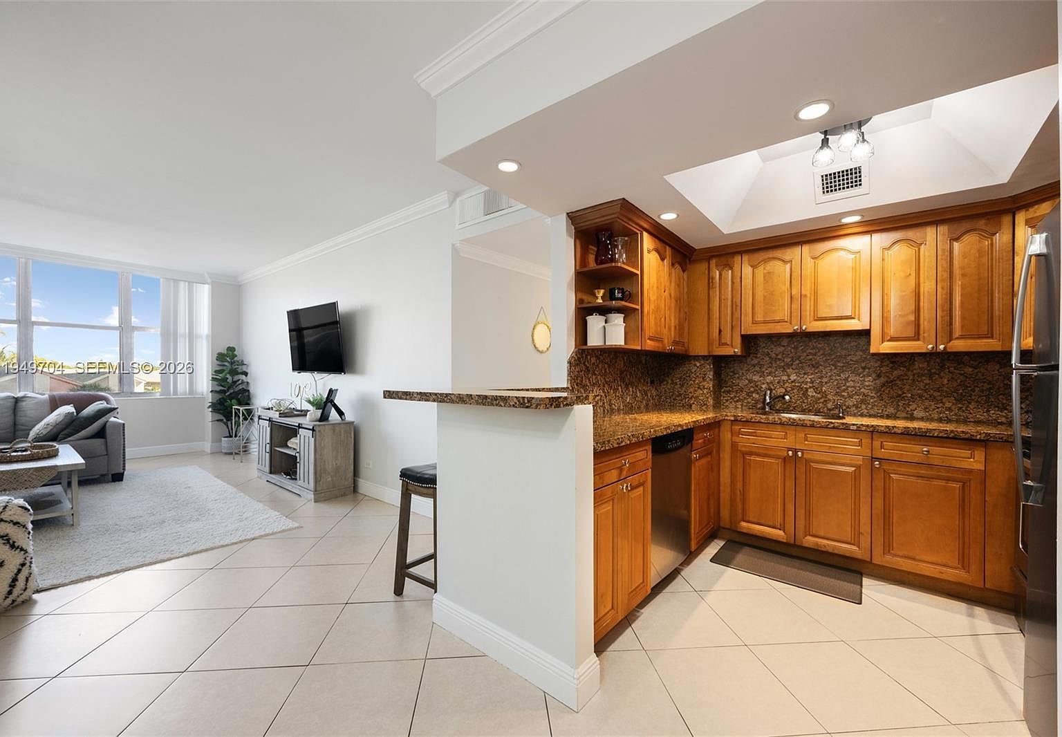 7441 Wayne Ave APT 2B Miami Beach, FL 33141 - Thumbnail 4