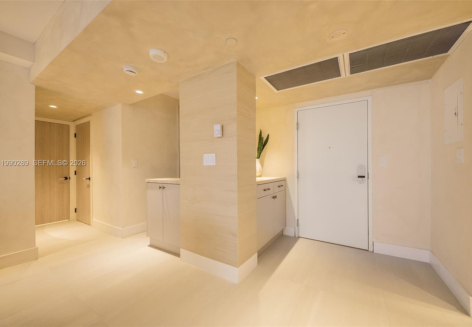 2301 Collins Ave APT 526 Miami Beach, FL 33139 - Thumbnail 4