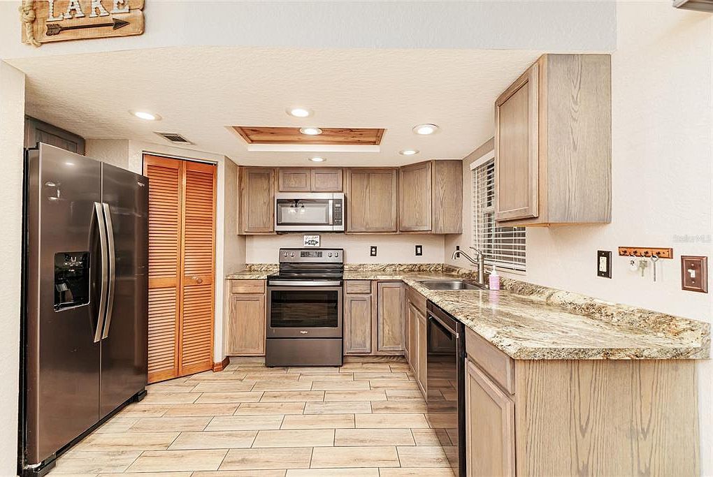 1920 E Edgewood Dr E APT R3 Lakeland, FL 33803 - Thumbnail 4