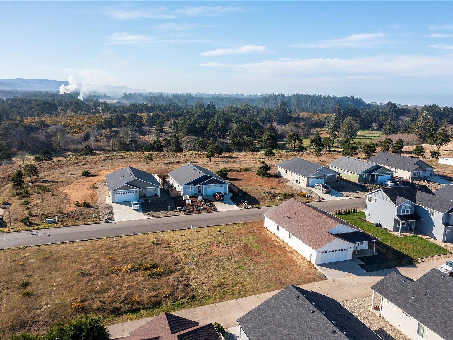 728 Seacrest Dr Bandon, OR 97411 - Thumbnail 4