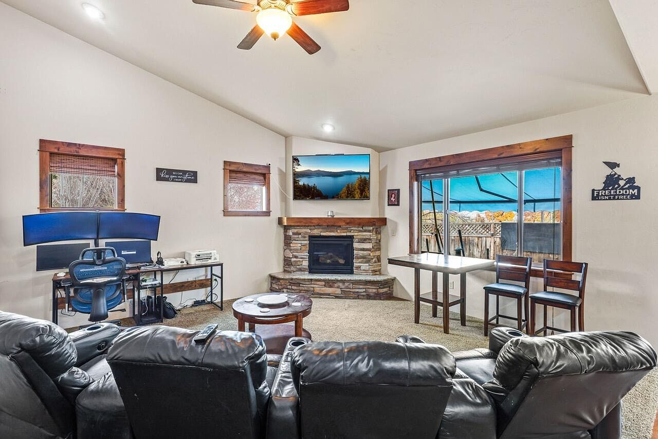 3609 Mallard Ln Medford, OR 97504 - Thumbnail 4