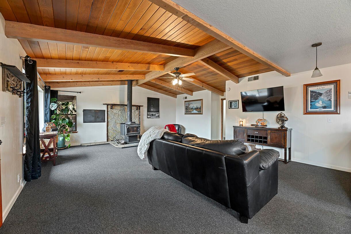 4866 Galice Rd Merlin, OR 97532 - Thumbnail 4