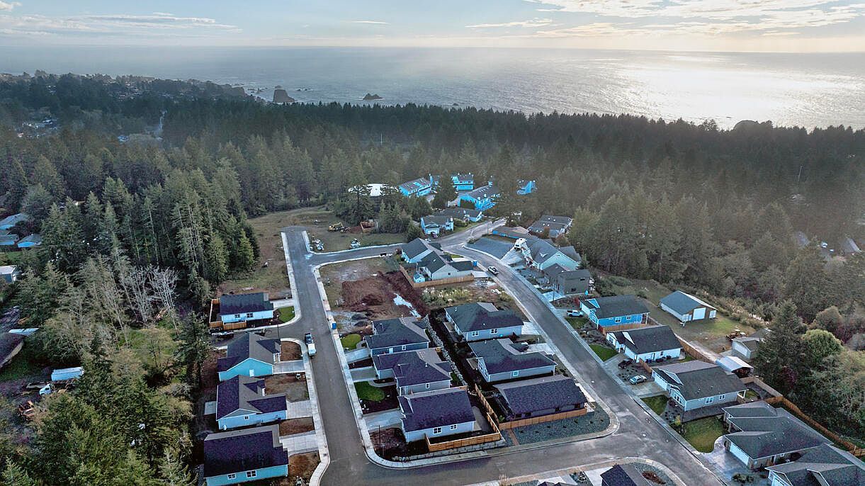 1240 Lighthouse Ln Brookings, OR 97415 - Thumbnail 4