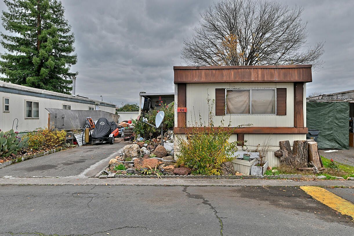 2622 Falcon St SPACE 40 White City, OR 97503 - Thumbnail 4